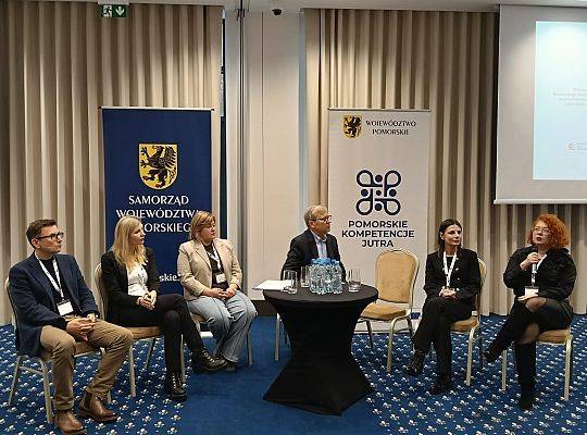 Promocja Nadmorskiego Branżowego Centrum Umiejętności na wojewódzkiej konferencji „Kompetencje Jutra: Człowiek-Technologia-Odpowiedzialność” w Malborku.